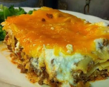 CHEESY NOODLE BAKE