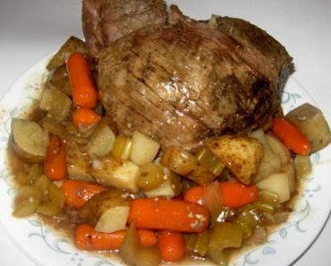 Slow Cooker Top Round Roast with Potatoes & Vegtables